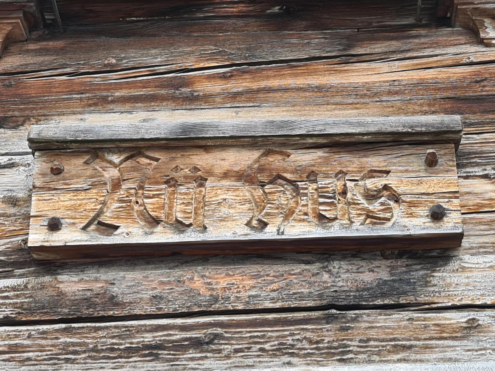 Nuehus Ug Arosa